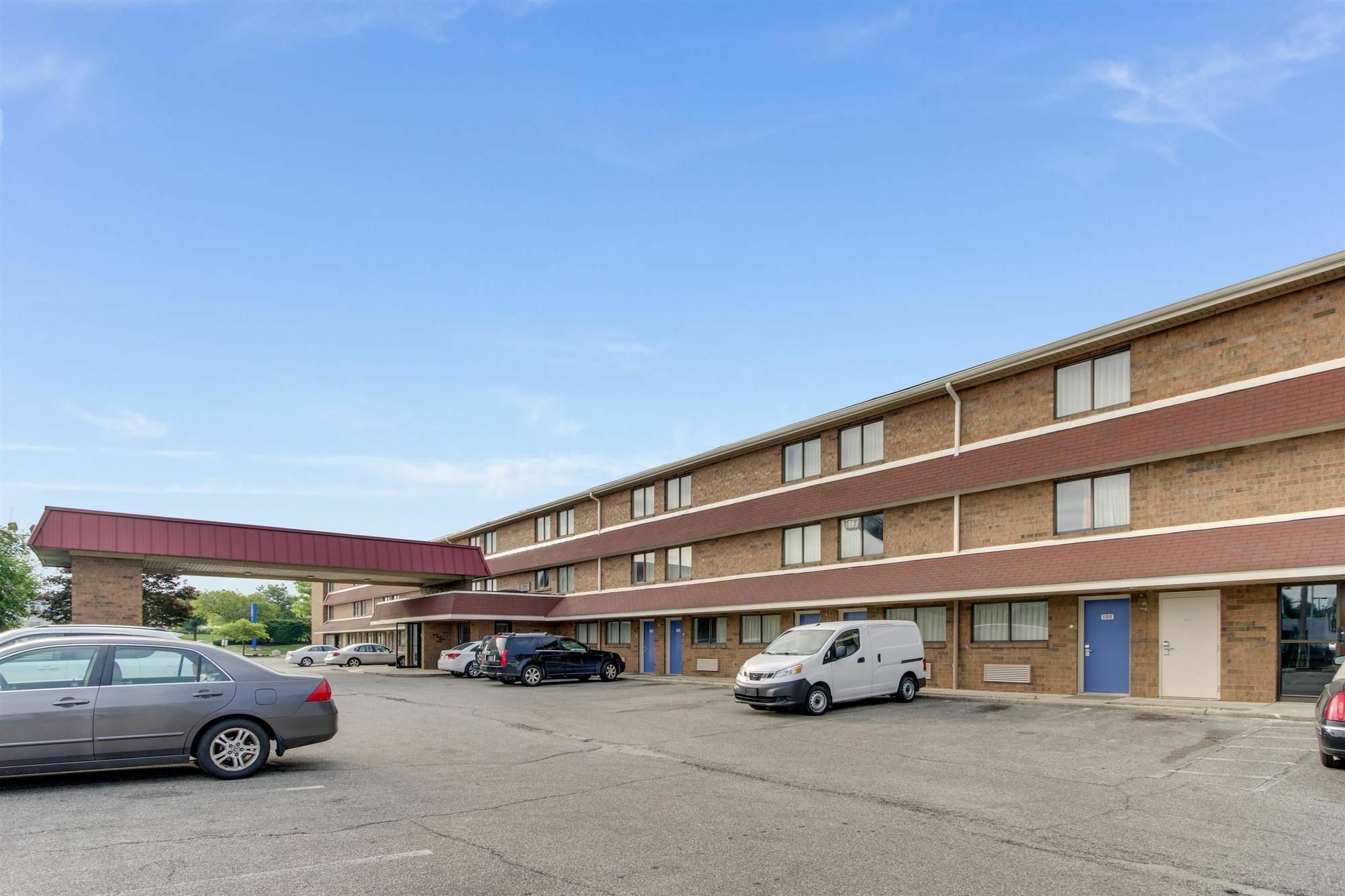 Red Roof Inn Plus+ Columbus - Worthington Exterior foto